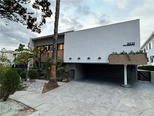 2021 N Beachwood Drive 3, Los Angeles, California 90068