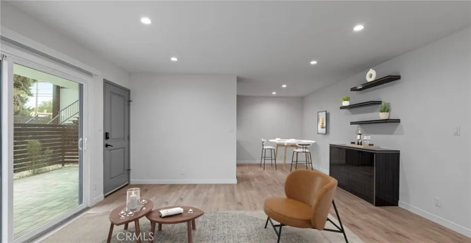 2021 N Beachwood Drive 3, Los Angeles, California 90068