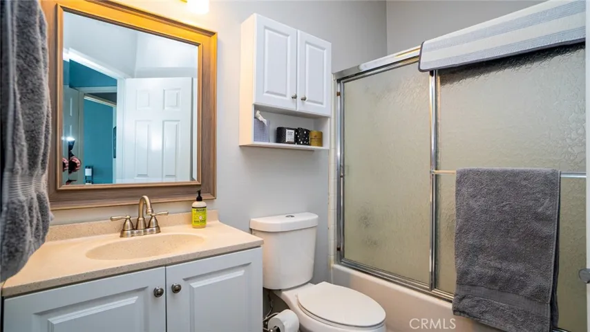 2nd Bathroom
