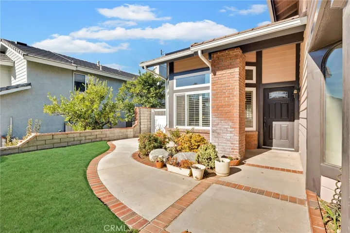 28917 Seco Canyon Road, Saugus, California 91390