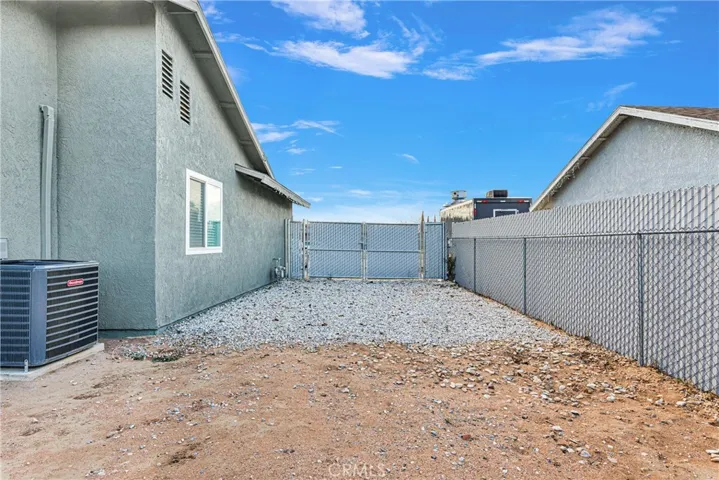 Side Gate Access to Back Yard