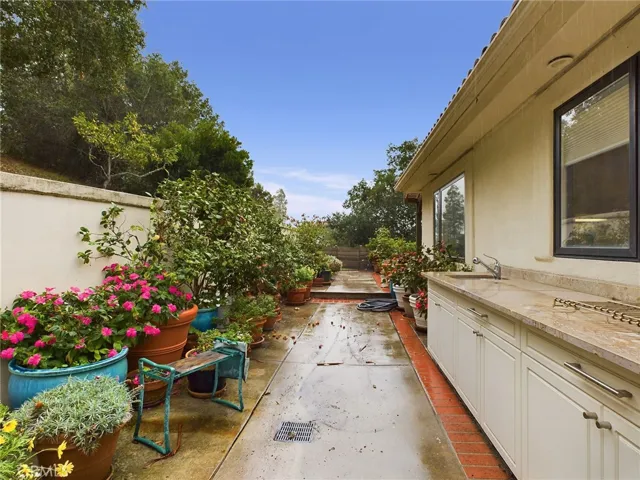 1215 Kristy Court, San Luis Obispo, California 93401