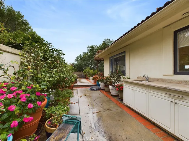 1215 Kristy Court, San Luis Obispo, California 93401