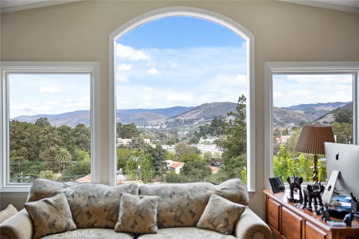 1215 Kristy Court, San Luis Obispo, California 93401