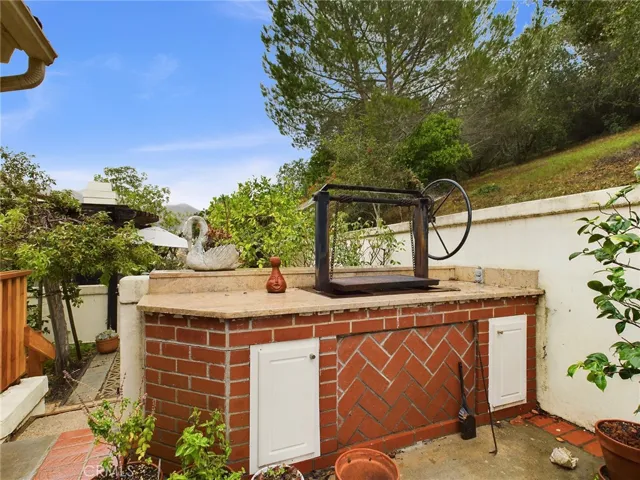1215 Kristy Court, San Luis Obispo, California 93401