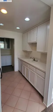 3 Captain Dr D206, Emeryville, California 94608