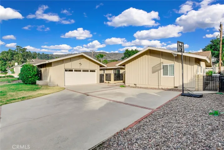 204 Verdugo Avenue, Glendora, California 91741