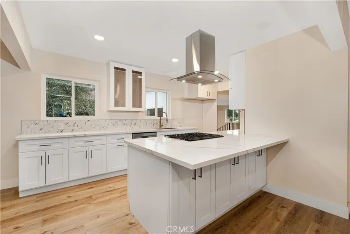 17124 Saticoy Street, Lake Balboa, California 91406