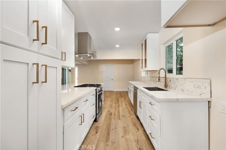 17124 Saticoy Street, Lake Balboa, California 91406