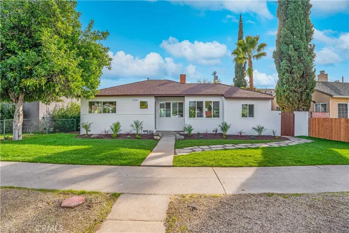17124 Saticoy Street, Lake Balboa, California 91406