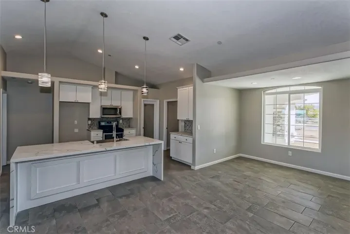8104 Corona Avenue, Hesperia, California 92345