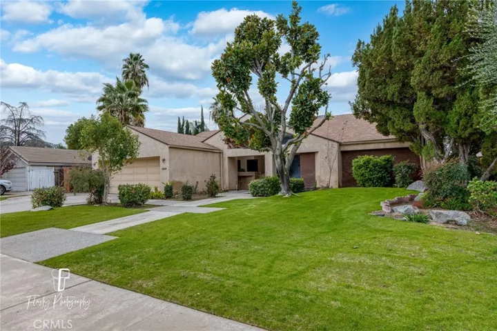 1909 Mountain Oak Road, Bakersfield, California 93311
