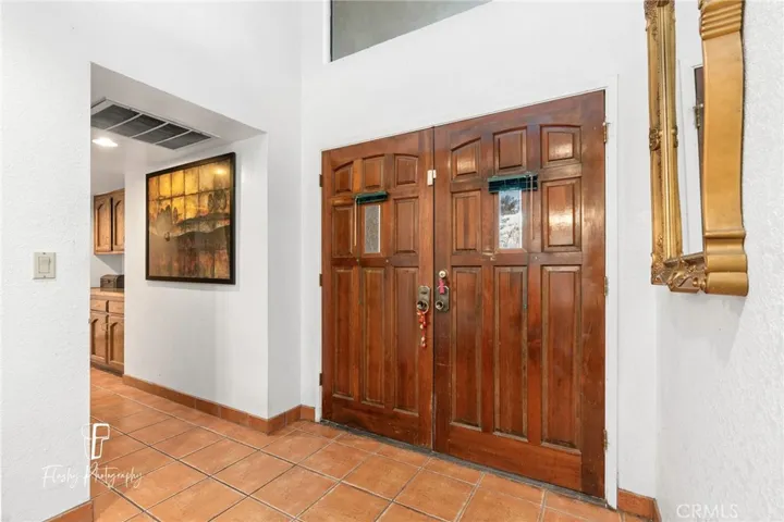 1909 Mountain Oak Road, Bakersfield, California 93311