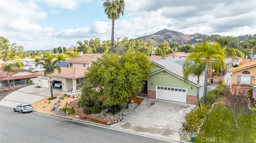 30536 Sparrow Hawk Drive, Canyon Lake, California 92587