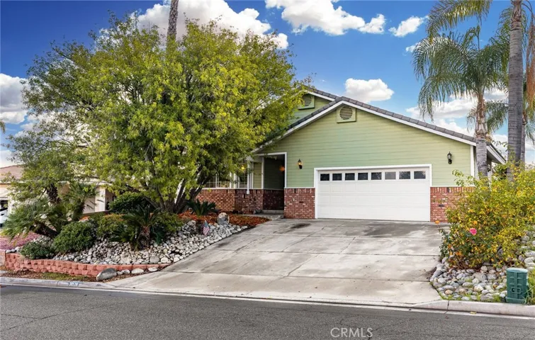 30536 Sparrow Hawk Drive, Canyon Lake, California 92587