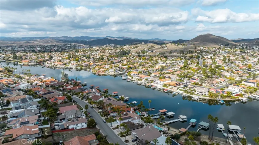 30536 Sparrow Hawk Drive, Canyon Lake, California 92587