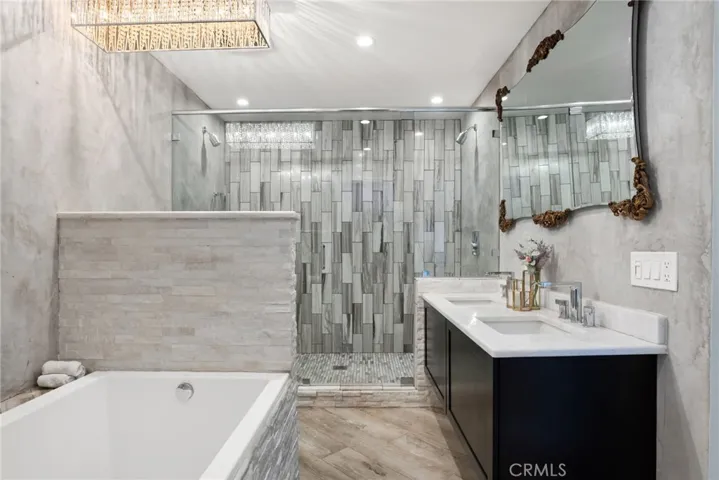30536 Sparrow Hawk Drive, Canyon Lake, California 92587