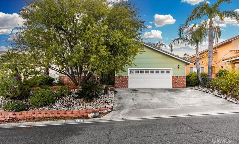 30536 Sparrow Hawk Drive, Canyon Lake, California 92587
