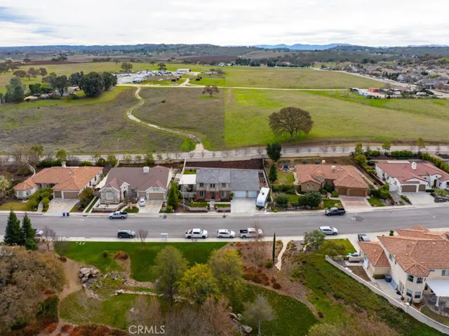 336 Cool Valley Drive, Paso Robles, California 93446
