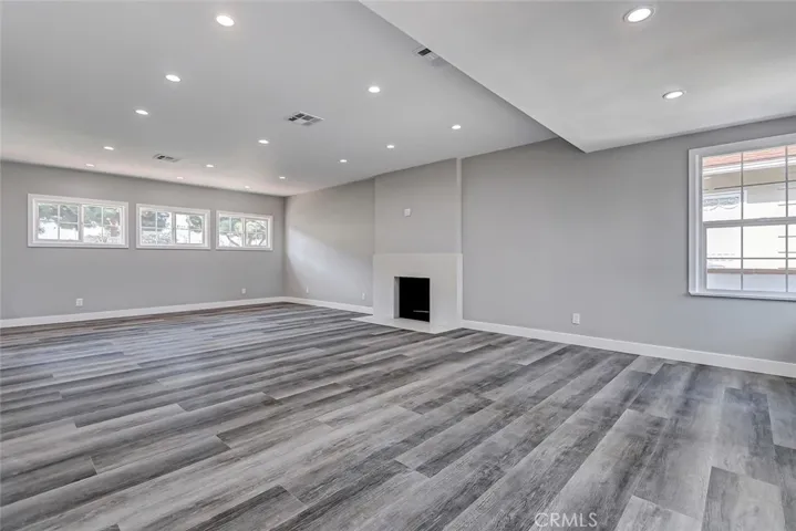 Livingroom to Diningroom