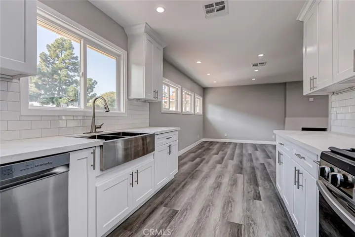 Kitchen w/Oversized Window & Park View