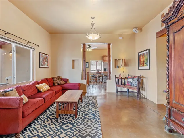 23825 Waalew Road, Apple Valley, California 92307