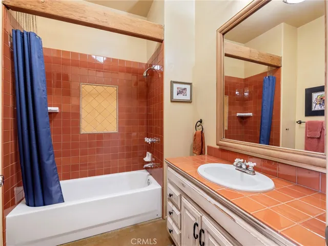 23825 Waalew Road, Apple Valley, California 92307