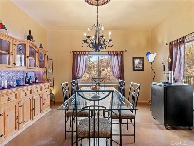 23825 Waalew Road, Apple Valley, California 92307