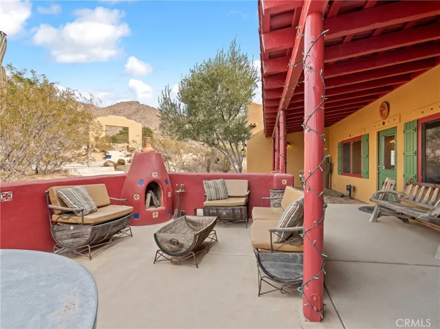 23825 Waalew Road, Apple Valley, California 92307