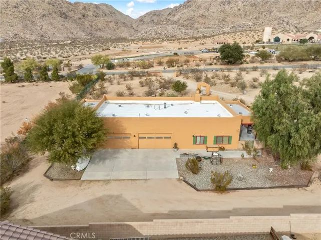 23825 Waalew Road, Apple Valley, California 92307