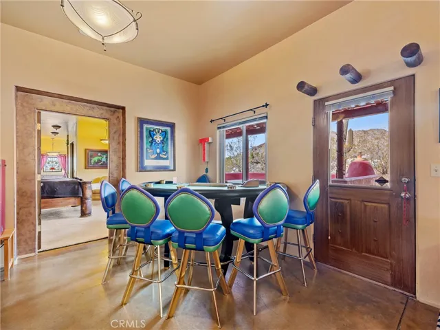 23825 Waalew Road, Apple Valley, California 92307