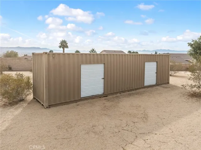 23825 Waalew Road, Apple Valley, California 92307