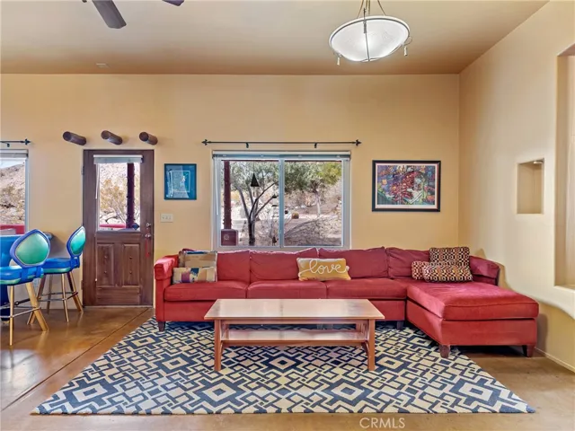 23825 Waalew Road, Apple Valley, California 92307