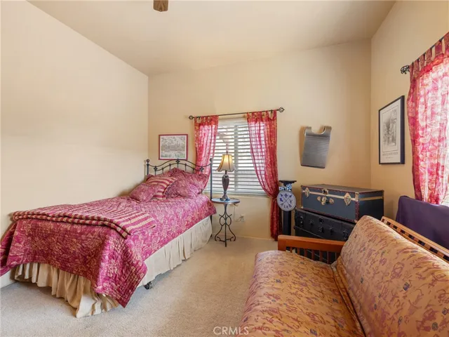 23825 Waalew Road, Apple Valley, California 92307