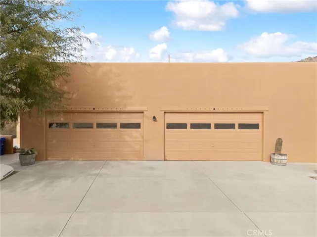 23825 Waalew Road, Apple Valley, California 92307