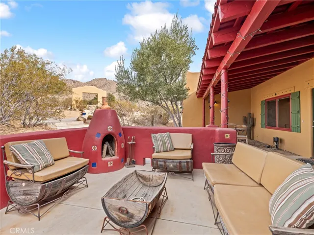 23825 Waalew Road, Apple Valley, California 92307