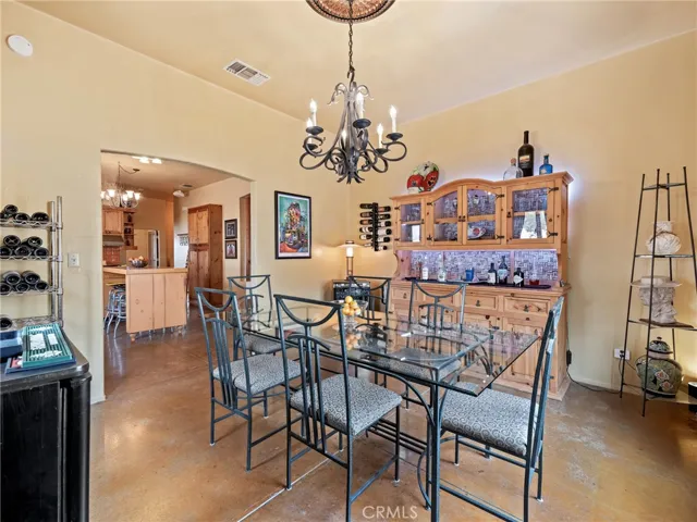 23825 Waalew Road, Apple Valley, California 92307