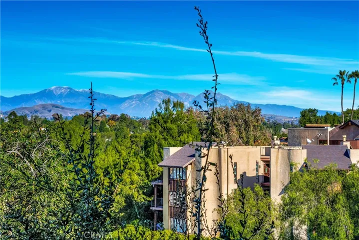 1307 Shadow Lane D, Fullerton, California 92831