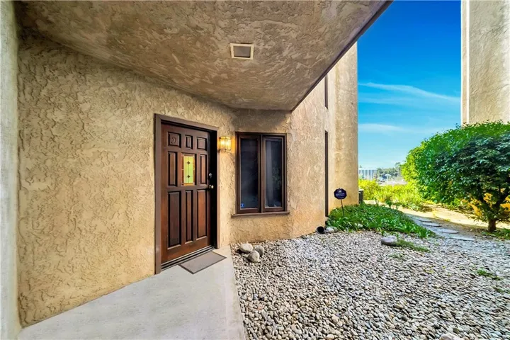1307 Shadow Lane D, Fullerton, California 92831