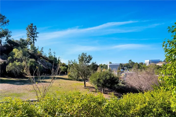 1307 Shadow Lane D, Fullerton, California 92831