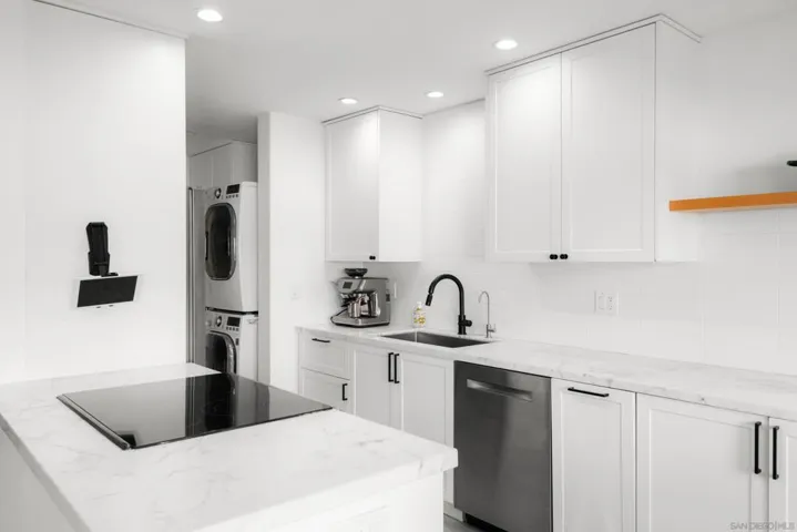 1350 Evergreen Dr, Cardiff By The Sea, California 92007
