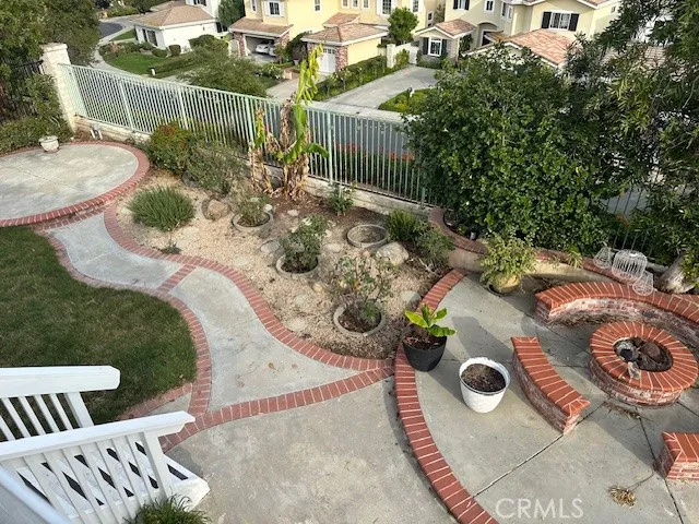 Lower Patio w Firepit