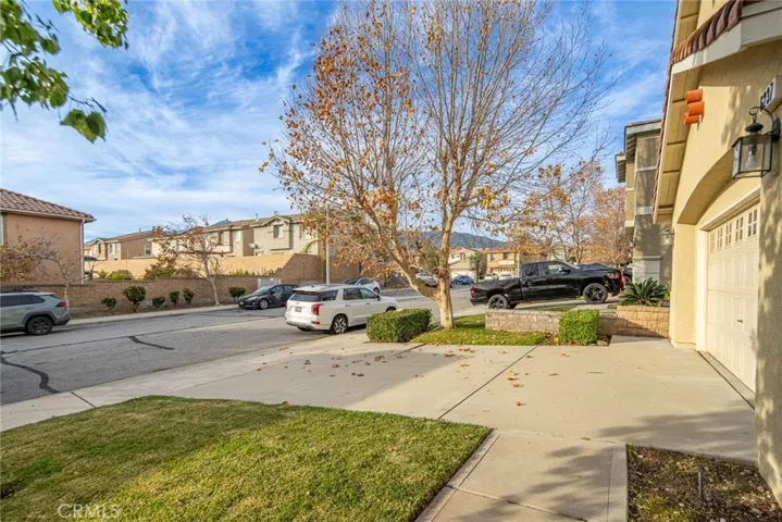 6237 Long Cove Drive, Fontana, California 92336