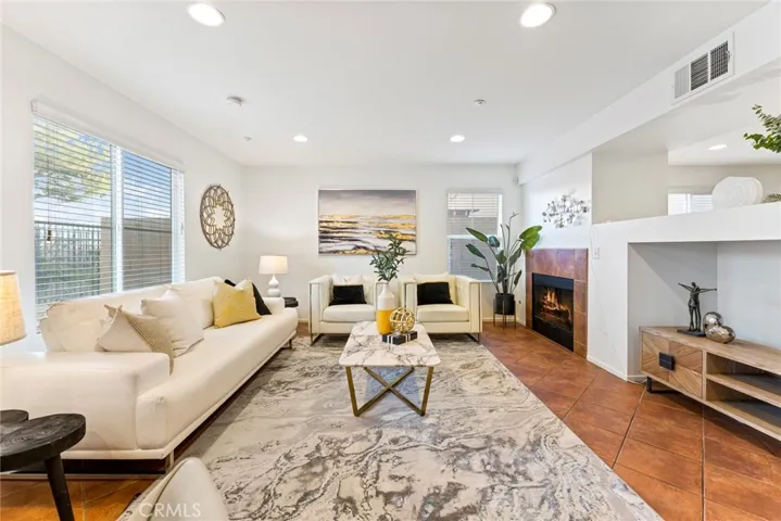 6237 Long Cove Drive, Fontana, California 92336