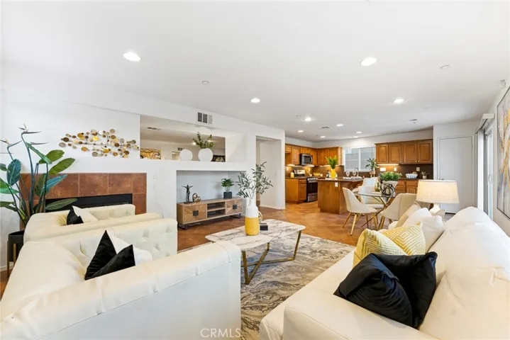 6237 Long Cove Drive, Fontana, California 92336