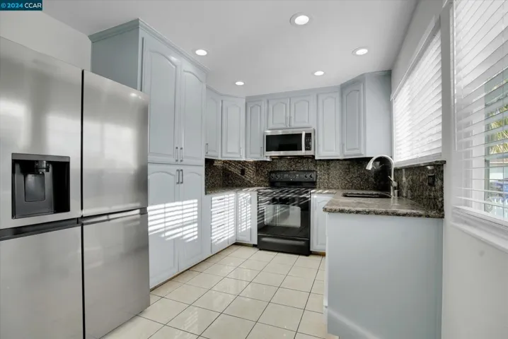 539 Harvey Way, Bay Point, California 94565