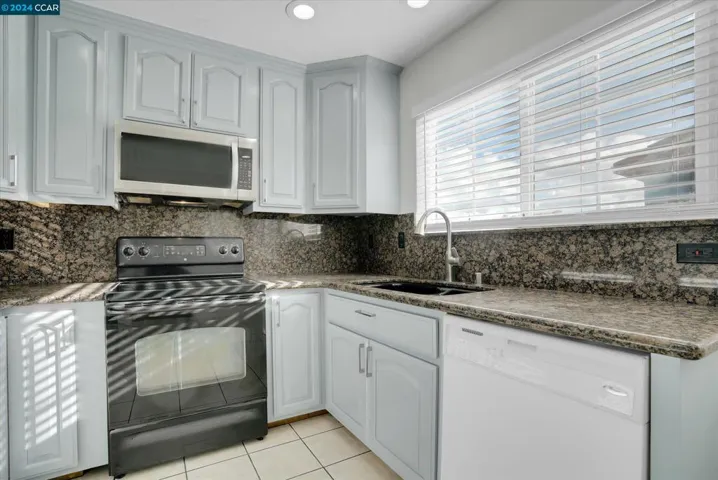 539 Harvey Way, Bay Point, California 94565
