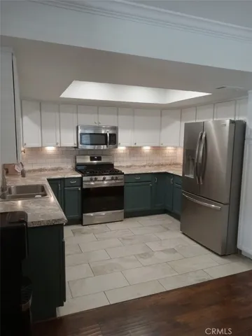 16949 Lorene Drive, Victorville, California 92395