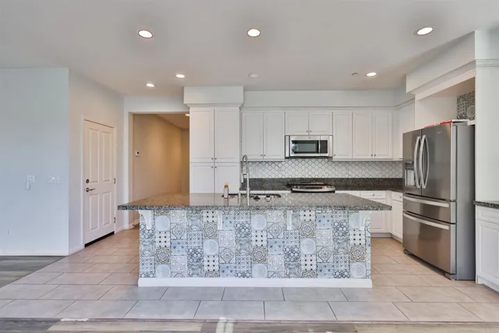 948 Rolling Dunes, San Diego, California 92154