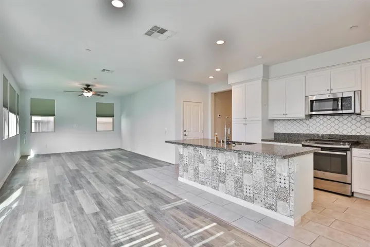 948 Rolling Dunes, San Diego, California 92154